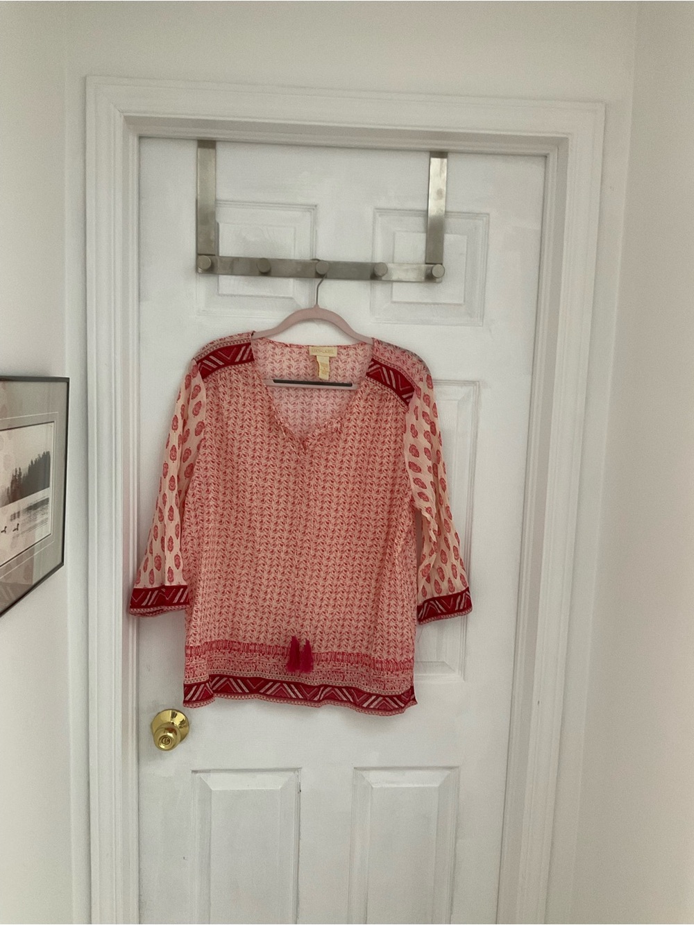 Lucy and Laurel Light Coral Printed V-Neck Women's Top
